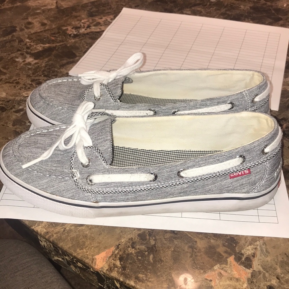 Levi’s flats